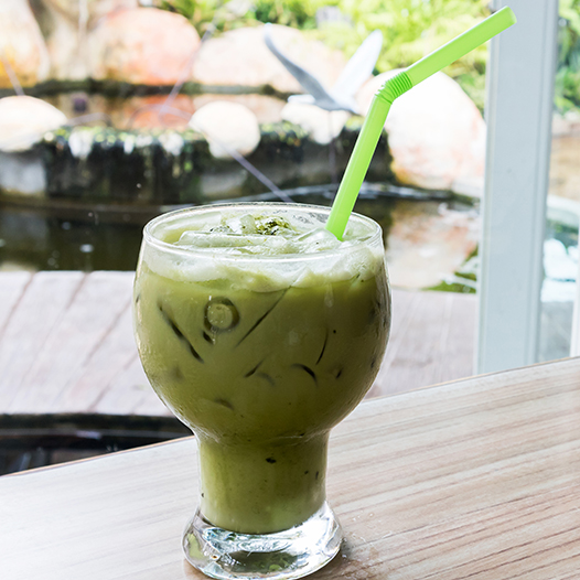 Ledový mléčný koktejl matcha