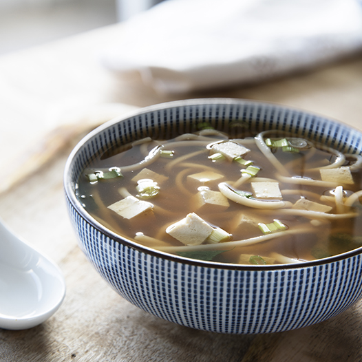 Miso polévka s řasami kelp